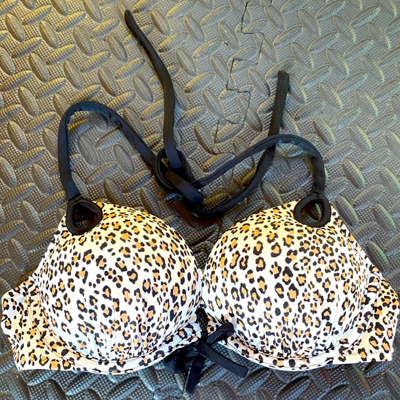 Victoria’s Secret Bombshell Add-2-Cups Push-Up Bikini Top 32B - Picture 1 of 3